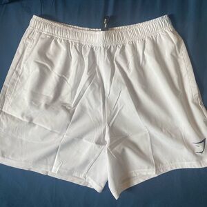 GYMSHARK / SHORTS / SIZE M / COLOR- WHITE